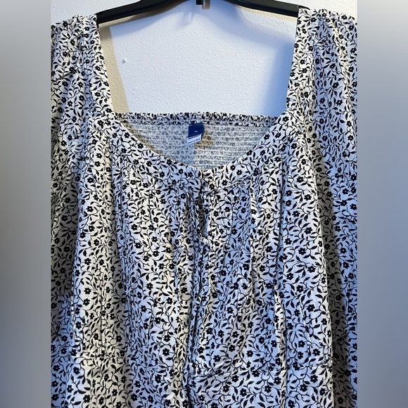 Plus Size- White Floral Print Blouse - Picture 3 of 5